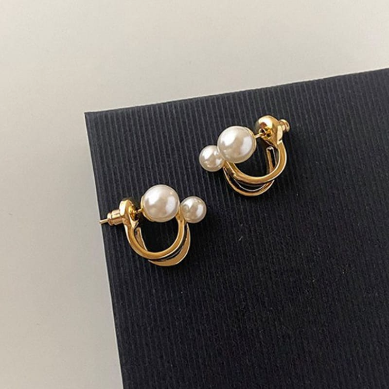 Korean Pearl Circle Earrings